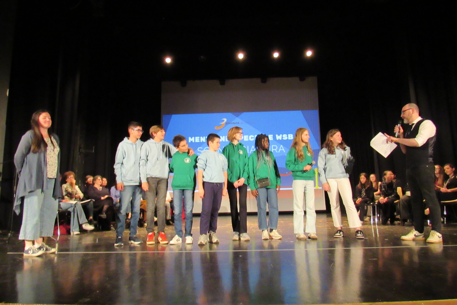 We share books Menzione Sceneggiatura Classe 2C della scuola Moro di Carimate (2)