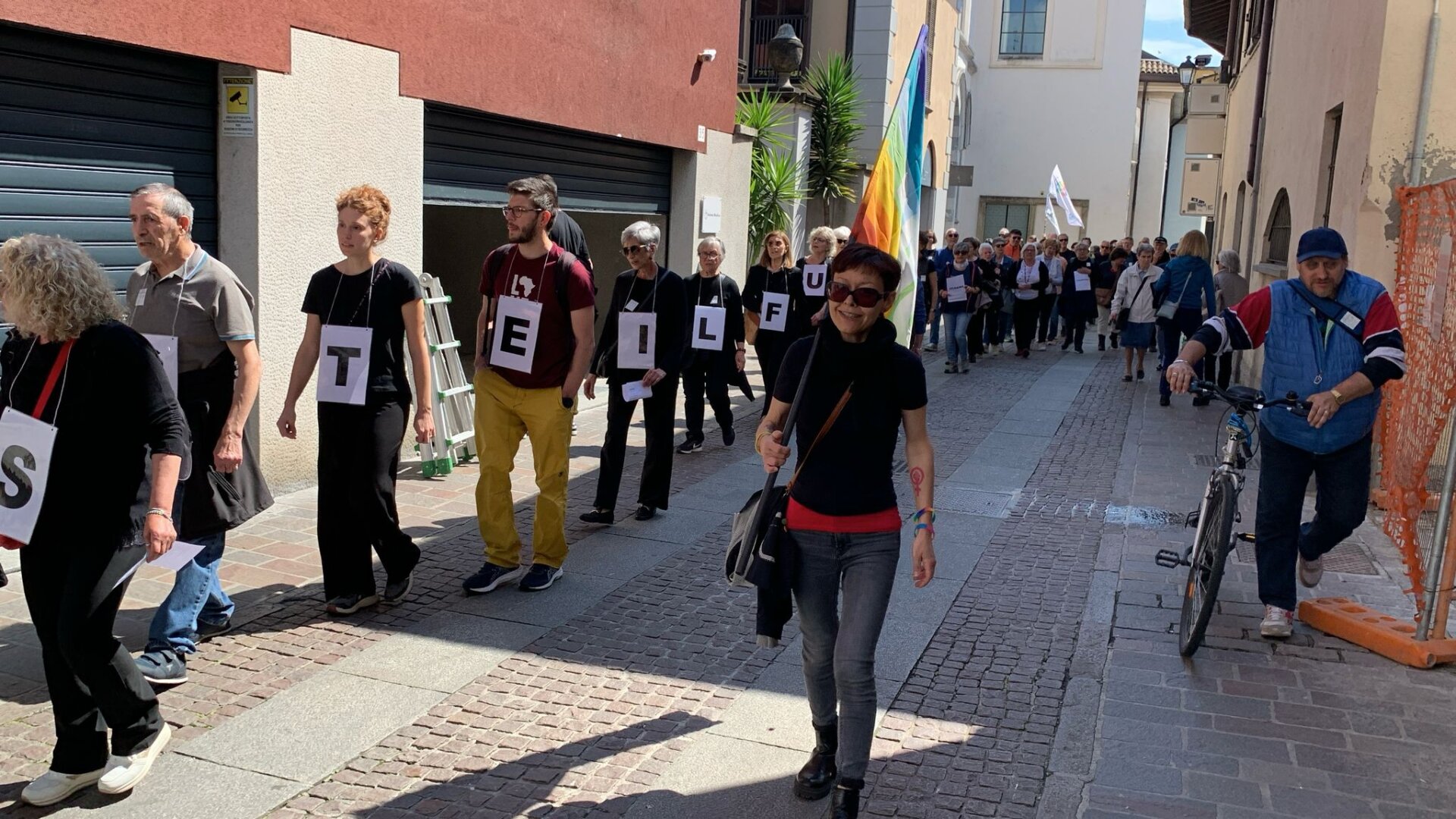 Vimercate maggio 2025 marcia per la pace organizzata da Donnediritti