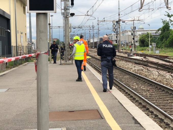 Tragedia in stazione: muore un uomo travolto dal treno