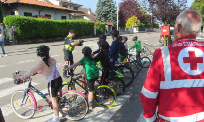Bambini più sicuri in bicicletta grazie al corso della Polizia locale