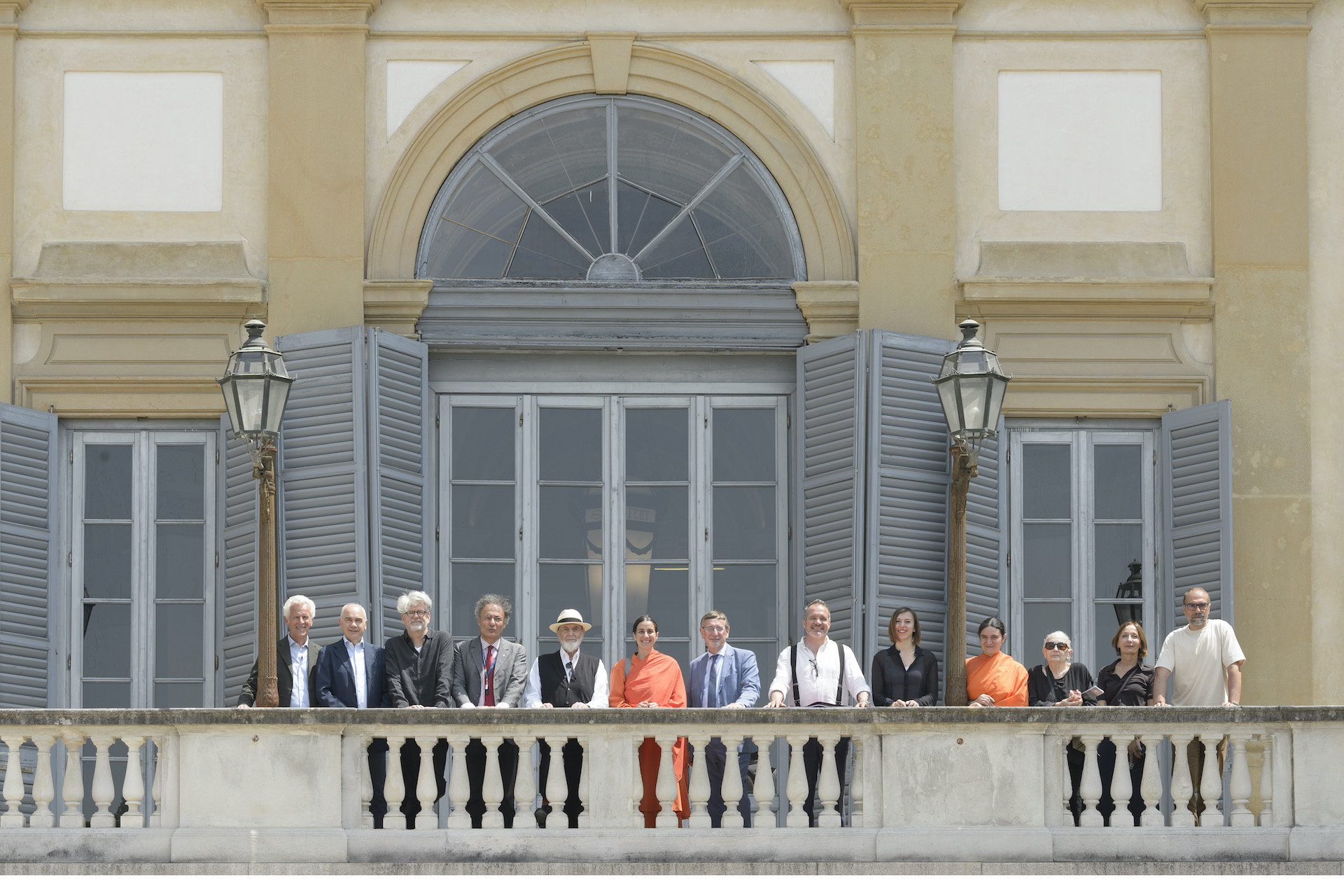 Monza Villa Reale 04. I partecipanti al sopralluogo presso la Villa Reale di Monza con Michelangelo Pistoletto