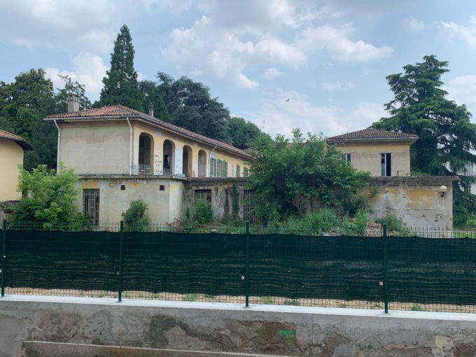 La Guardia di Finanza prende casa nell’ex ospedale: la nuova sede in città nello stabile storico di via Battisti