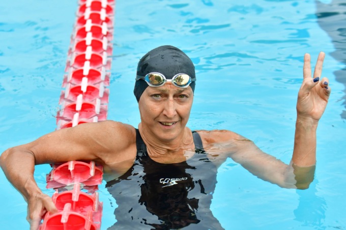 Tre nuovi primati per la nuotatrice dei record