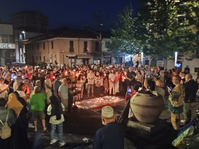 “Nella notte della democrazia Gaza muore”: veglia per fermare gli orrori della guerra