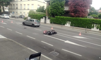Scontro tra un'auto e una moto a Verano, ferita una ragazza
