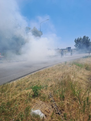 Fumo lungo la sp215 per incendio Caponago