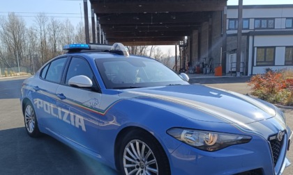 Supera brillantemente l’esame per la patente ma è radiocollegato con l’esterno: denunciato un 38enne brianzolo