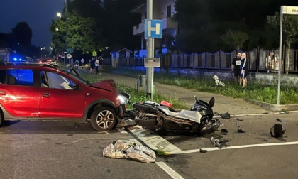Incidente ad Albiate: gravissimo motociclista di 50 anni travolto da un'auto