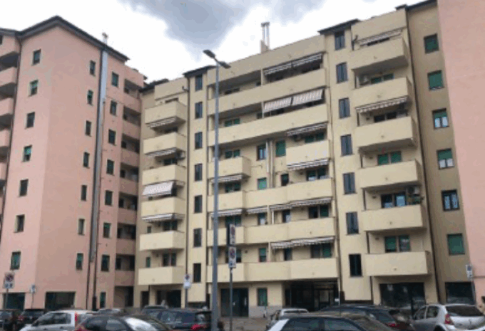 Problemi coi lavori nel palazzo. Oltre duecento famiglie senza gas