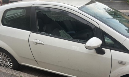 Finestrini delle auto rotti e rissa in piena notte in strada, la malamovida colpisce Arcore