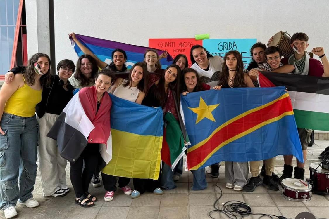 Vimercate manifestazione studenti liceo Banfi contro le guerre