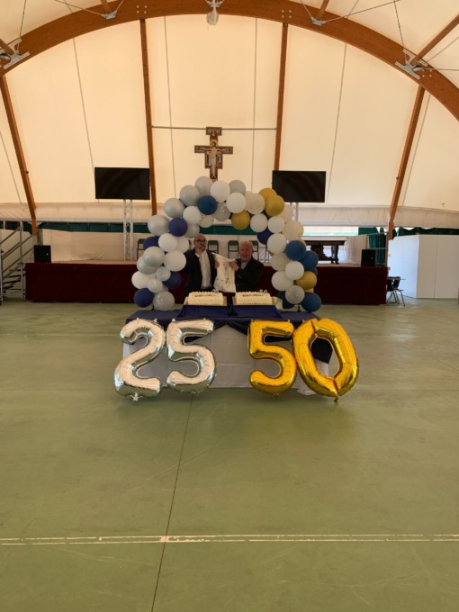 Don Lorenzo e don Giorgio preti da… 75 anni