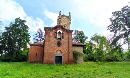 Il campanile (e tomba della duchessa amante del Re) sarà finalmente restaurato