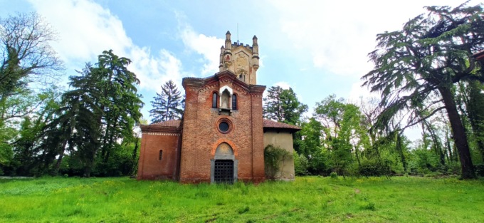 Il campanile (e tomba della duchessa amante del Re) sarà finalmente restaurato
