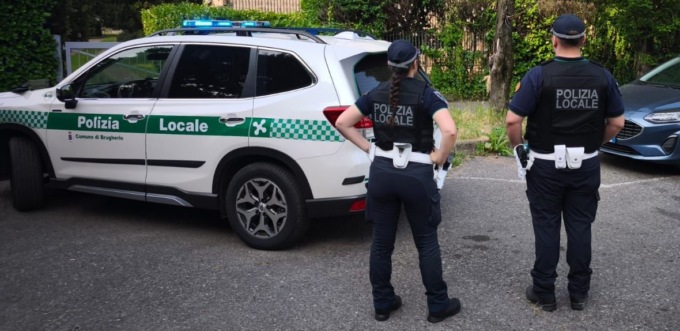 Bullismo nei confronti di un minorenne, gli agenti perquisiscono le camerette di dieci ragazzi