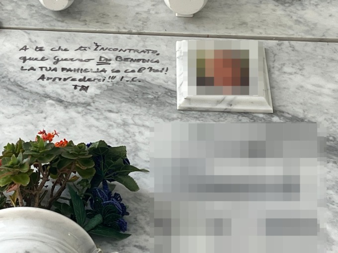 Frasi misteriose sulle lapidi del cimitero