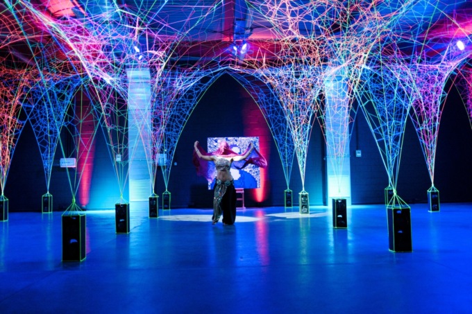 “Gods of the digital age”, viaggio tra le trasformazioni sociali nell’era dell’Intelligenza artificiale