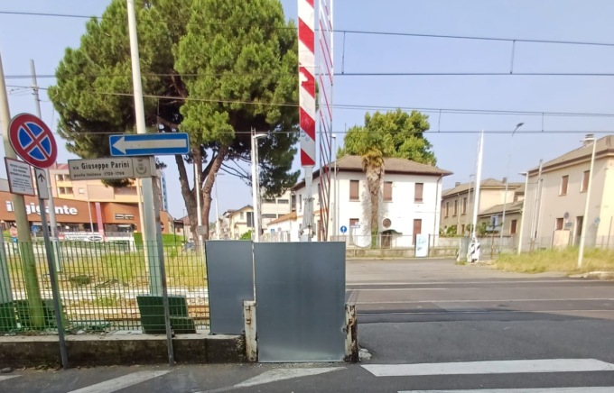 Barriere al passaggio a livello, 2Nove9: “Silenzio istituzionale e mancanza di interventi concreti”