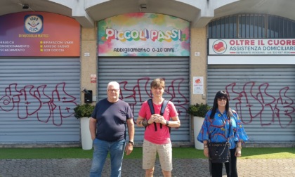 I vandali imbrattano muri e saracinesche