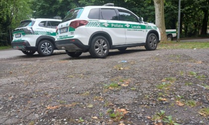 Rifiuti abbandonati: scattano le sanzioni grazie a videotrappole e agenti in abiti civili