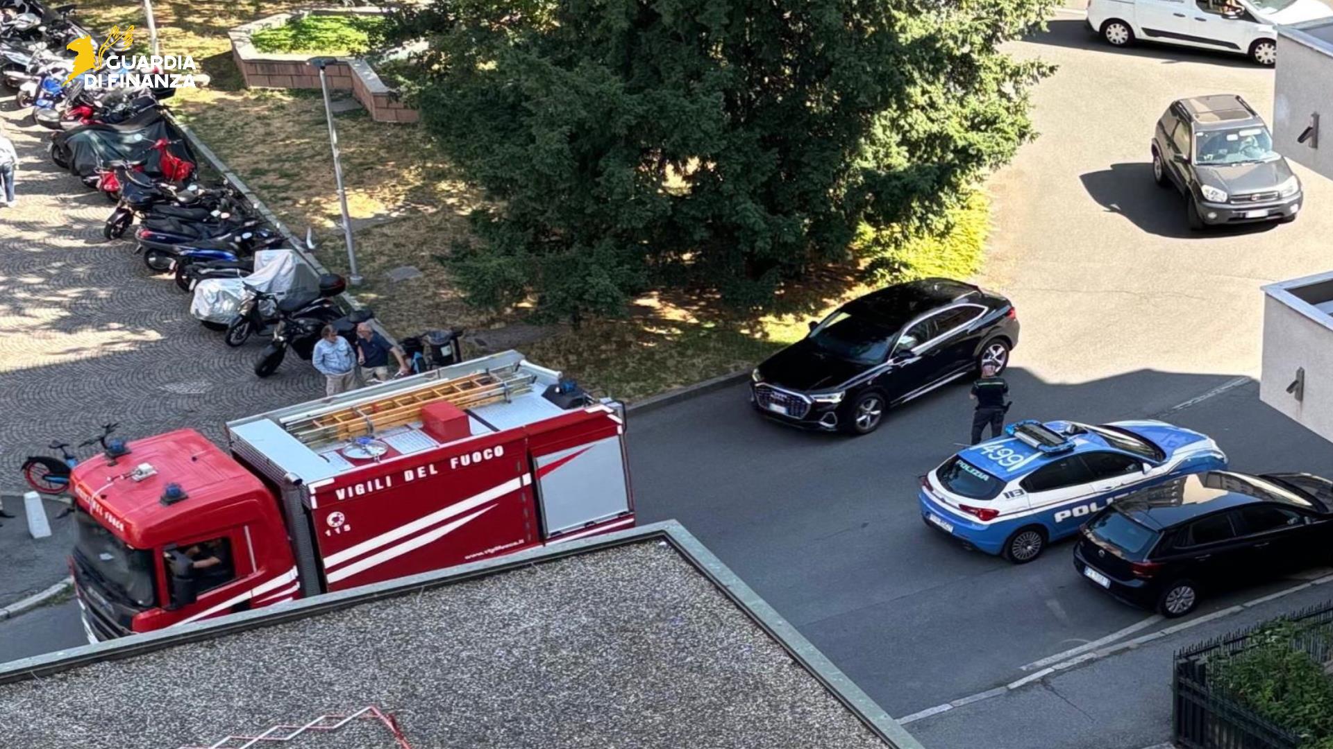 Monza Guardia di Finanza salva anziana che voleva buttarsi dal balcone