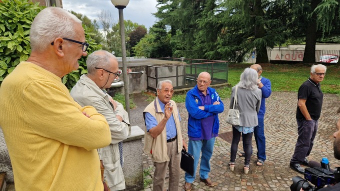 Rissa al Centro anziani, il sindaco convoca i soci in Comune (a porte chiuse) ma per il momento niente pace