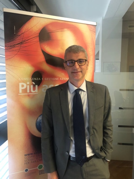 Più illuminazione, parcheggi ed eventi di qualità: la ricetta di Confcommercio per rilanciare i negozi