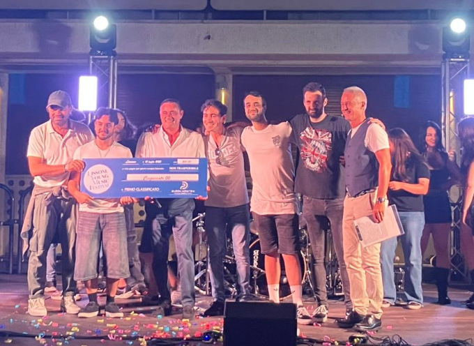 Band e solisti sul palco: a conquistare la giuria sono i Naked Run