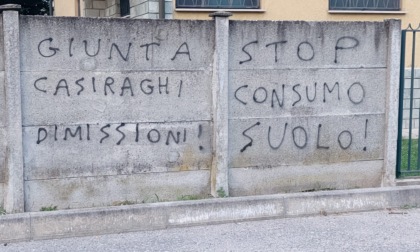 "Dimissioni": scritta "ingiuriosa" contro la Giunta di Biassono
