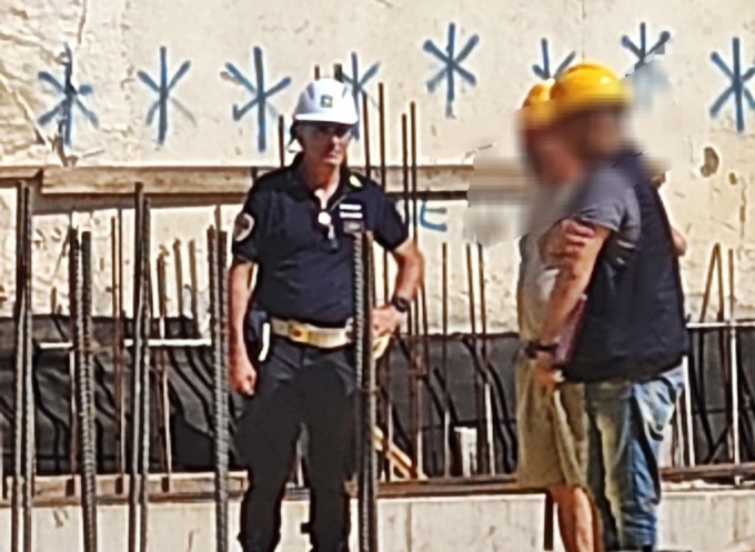 Sospese le attività in due cantieri edili