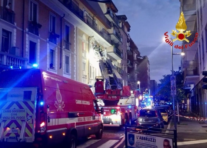 Incendio nella notte in un appartamento: morta una persona