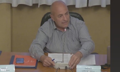 Il sereno dopo la tempesta: il sindaco si scusa in aula, le opposizioni ritirano la mozione di sfiducia
