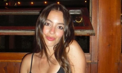 Lutto cittadino per Sofia, la giovane studentessa morta dopo un tuffo in mare
