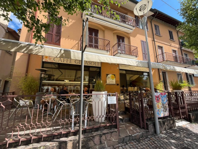 Ladri… golosi colpiscono il bar: via soldi e caramelle
