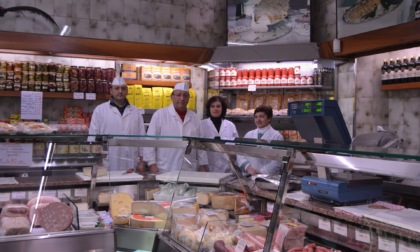 Per 68 anni dietro al bancone la famiglia Cazzaniga: ha chiuso la storica macelleria, il saluto e il grazie ai clienti