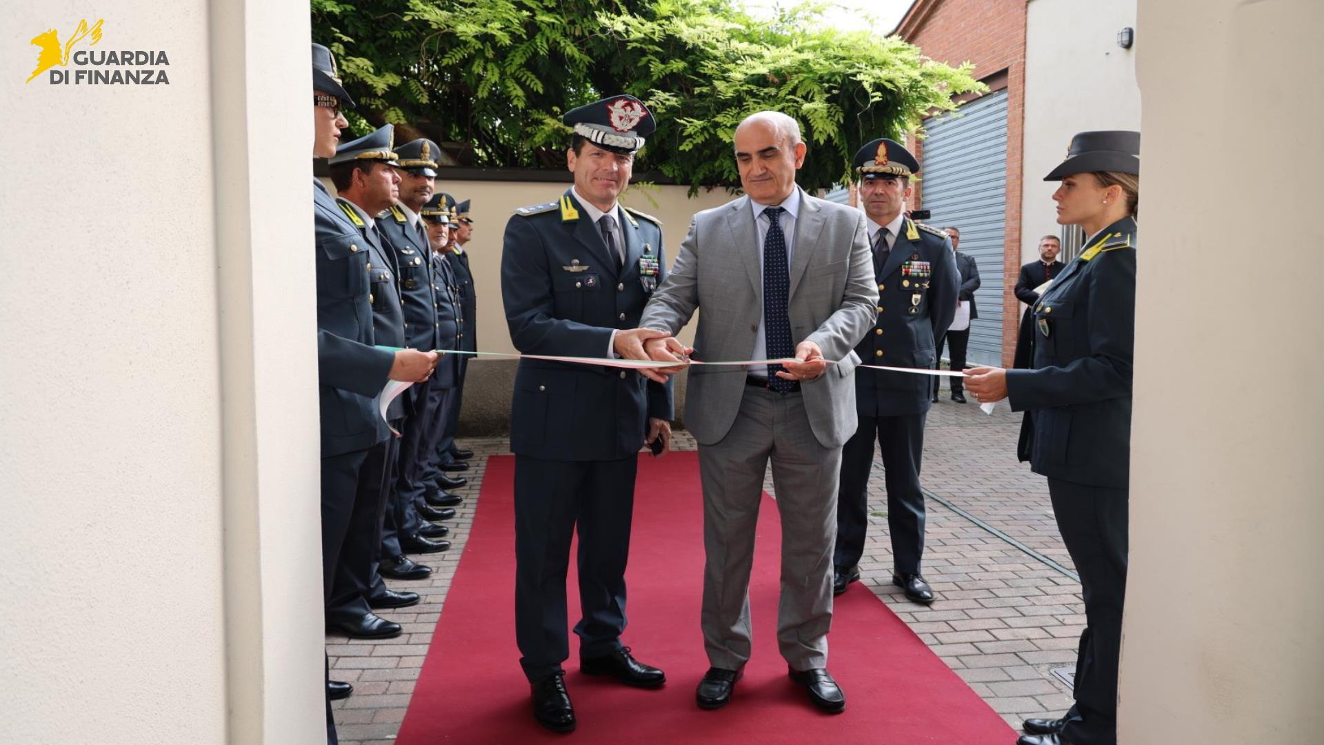 Monza Guardia di Finanza prefetto Enrico Roccatagliata e colonnello Gerardo Marinelli