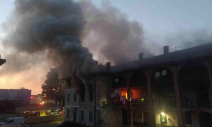 Appartamento in fiamme in via Statuto, evacuati i residenti