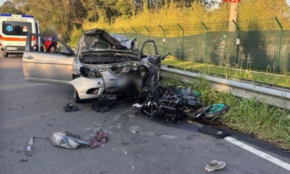Terribile schianto al Malcantone, investe con la sua auto moto e bici e poi fugge