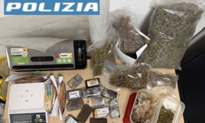 Blitz anti droga, sequestrati oltre 2 kg di stupefacenti