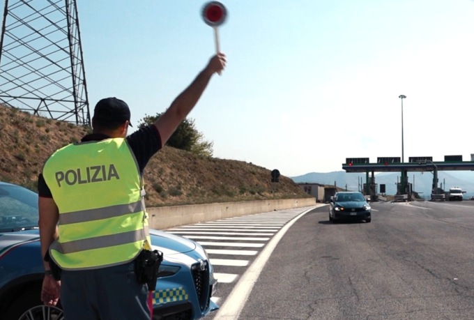 In estate viaggiare sicuri con la Polizia di Stato