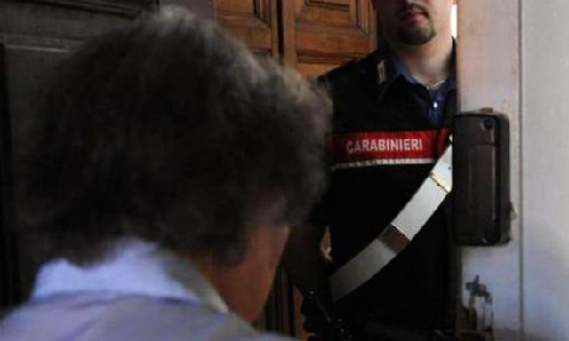Finti Carabinieri truffano un anziano e gli rubano tutto l’oro