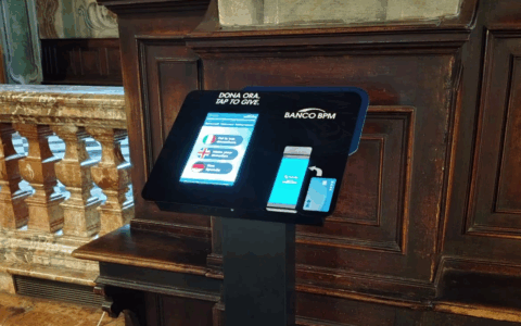 Niente monete per le offerte? In Duomo si può usare il bancomat
