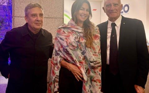 Il maestro tintore Claudio Cutuli celebra i 120 anni dell’ACI