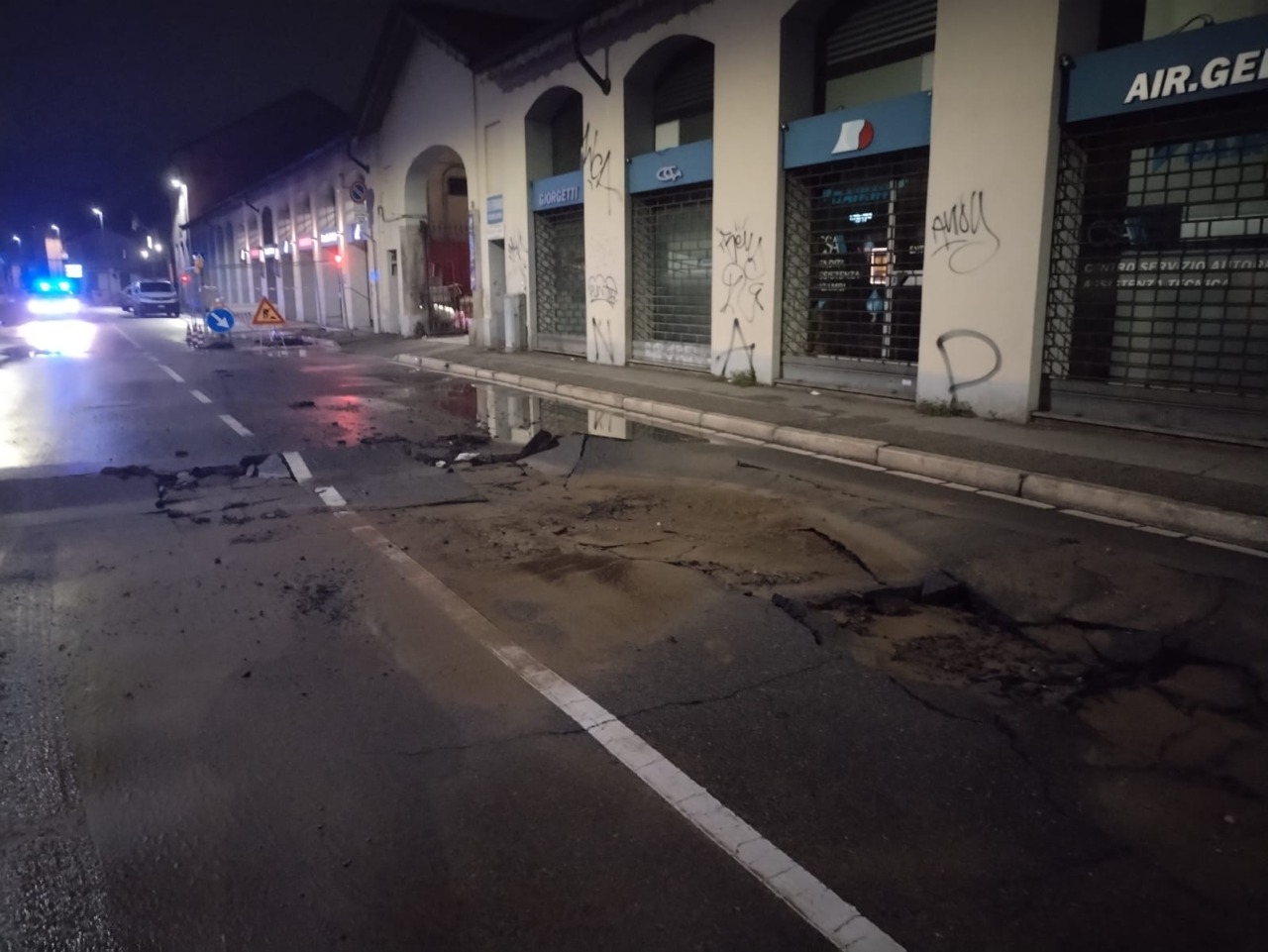 Cede la strada: tratto chiuso. Tutti gli aggiornamenti