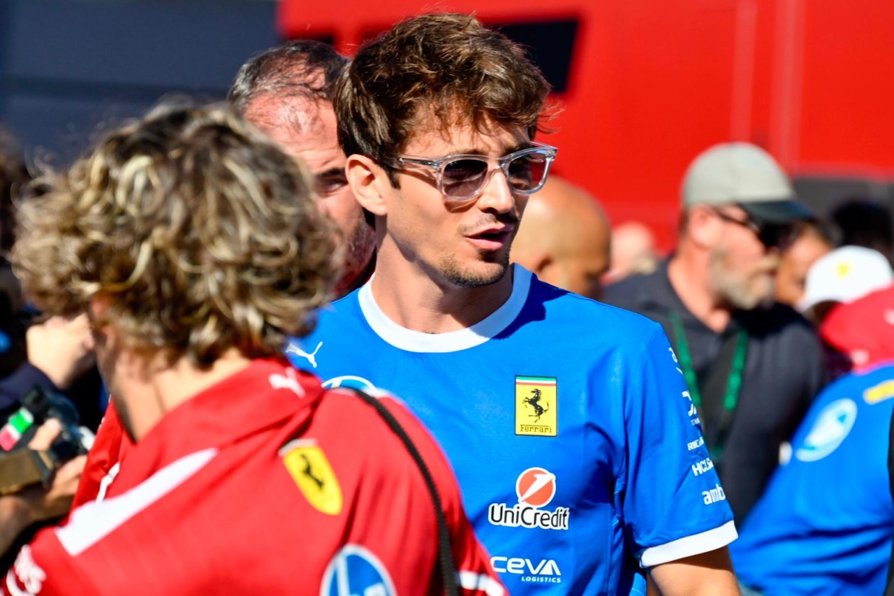 Gp, Leclerc e la promessa ai tifosi: “Farò di tutto per replicare la follia dell’anno scorso”