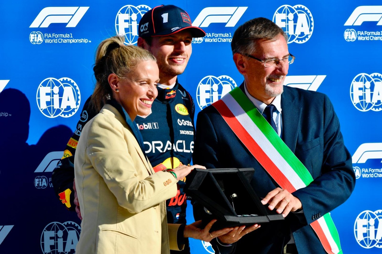Gran Premio, a Verstappen l’Anello della Regina