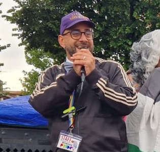 Brianza Pride e via Frocis: “Il sindaco di Lesmo chieda scusa e partecipi alla via Crucis”