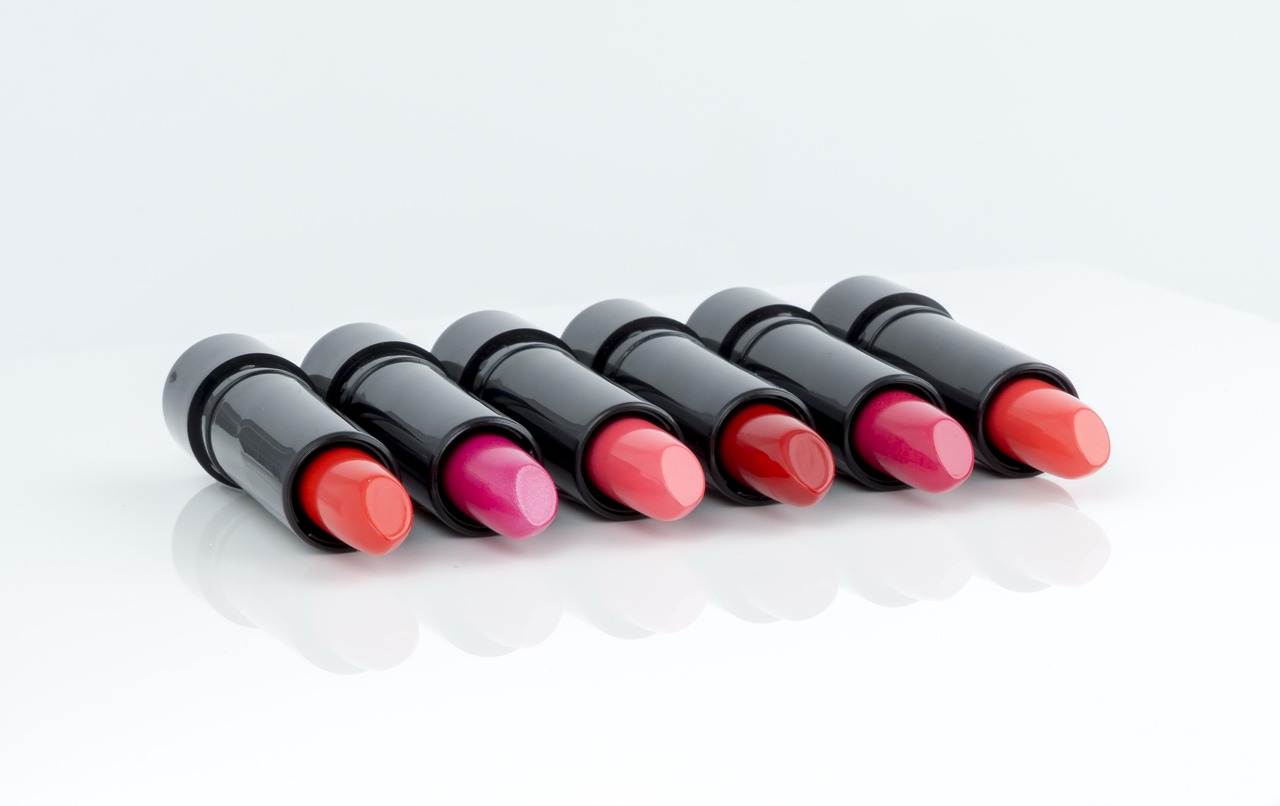 La filosofia del “less is more”: come il make-up italiano minimalista conquista l’Europa