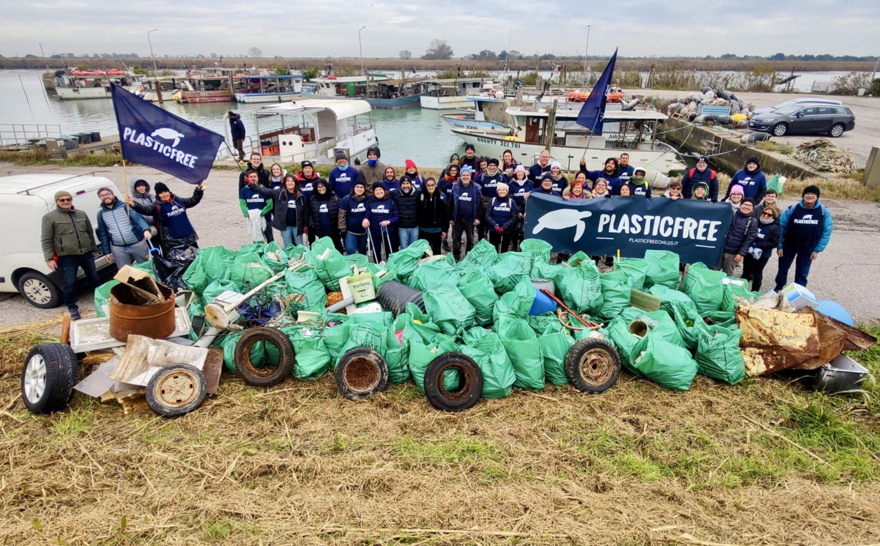 Torna l’onda blu dei volontari Plastic Free