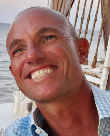 Addio all’assicuratore, runner e benefattore